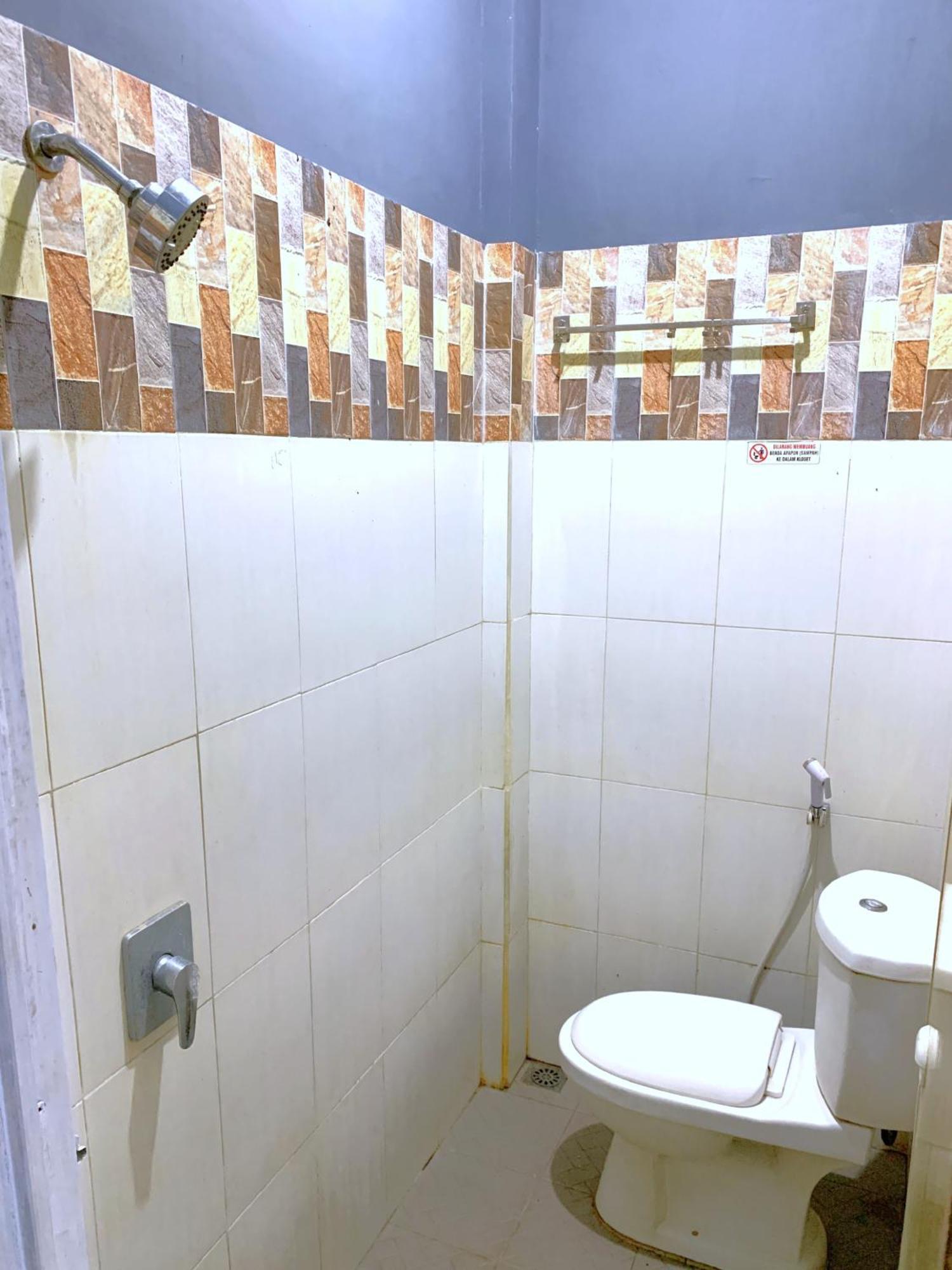 Sawojajar Inn Ngadipuro Exteriér fotografie